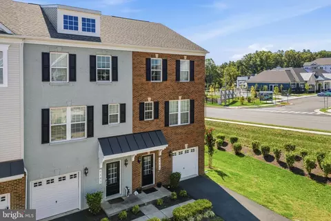 6195 Camerons Ferry Dr, Haymarket, VA 20169