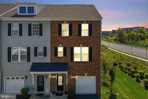 6195 Camerons Ferry Dr, Haymarket, VA 20169