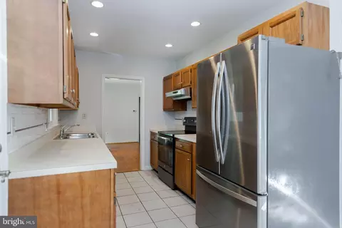 Kitchen - 18724 Kerill Rd, Triangle, VA 22172 photo 3 of 3