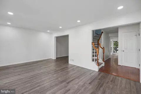 Living - 11198 Privates Ct, Manassas, VA 20109 photo 1 of 5