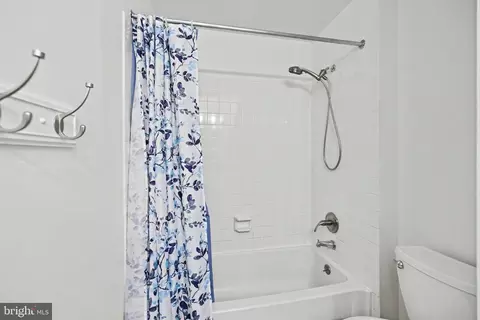 Bath - 11198 Privates Ct, Manassas, VA 20109 photo 2 of 4
