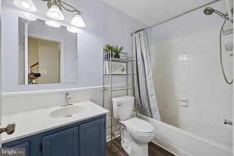 Bath - 11198 Privates Ct, Manassas, VA 20109 photo 4 of 4
