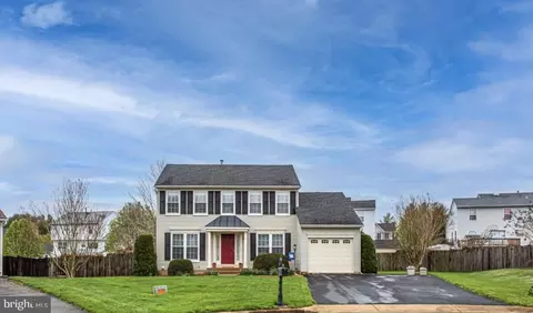 13927 Rutgers Ct, Woodbridge, VA 22193