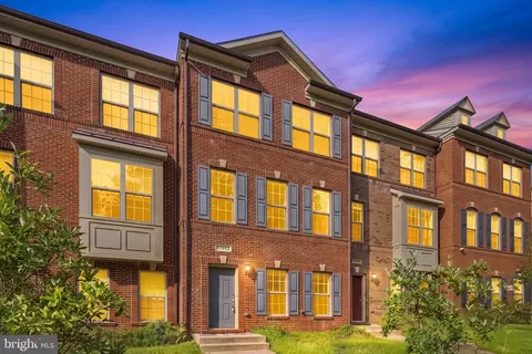 15993 Marsh Pl, Haymarket, VA 20169