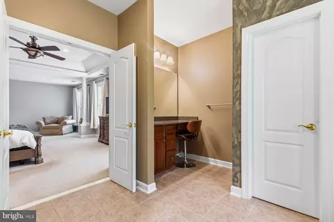 Entry Way - 5501 Evesham Ct, Woodbridge, VA 22192 photo 3 of 5