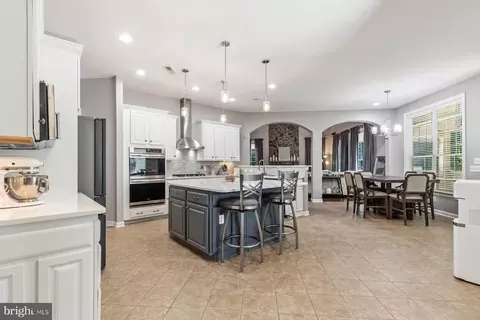 Kitchen - 5501 Evesham Ct, Woodbridge, VA 22192 photo 6 of 7