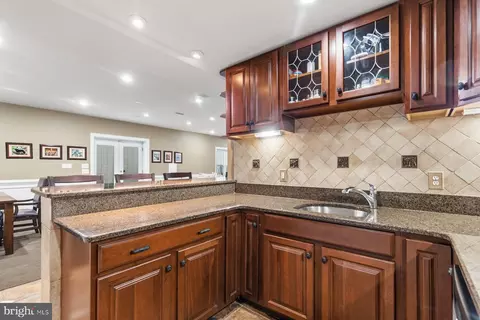 Kitchen - 5501 Evesham Ct, Woodbridge, VA 22192 photo 7 of 7