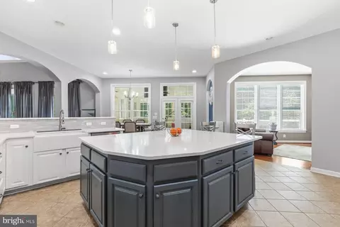 Kitchen - 5501 Evesham Ct, Woodbridge, VA 22192 photo 3 of 7