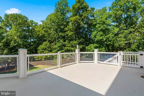 Exterior - 5501 Evesham Ct, Woodbridge, VA 22192 photo 5 of 9