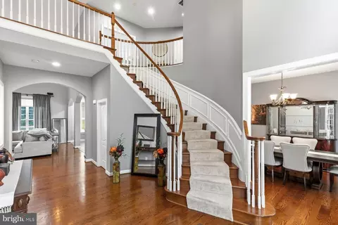 Entry Way - 5501 Evesham Ct, Woodbridge, VA 22192 photo 1 of 5