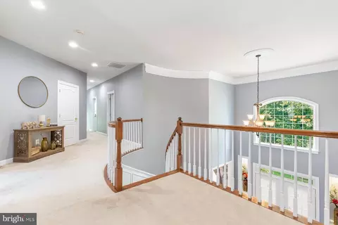 Entry Way - 5501 Evesham Ct, Woodbridge, VA 22192 photo 5 of 5