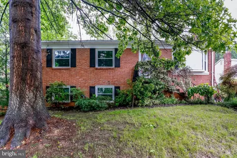 5256 Medwick Ct, Woodbridge, VA 22193