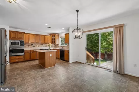 Kitchen - 8737 Hackney Dr, Bristow, VA 20136 photo 5 of 5