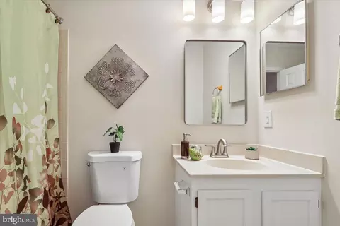 Bath - 11293 Kessler Pl, Manassas, VA 20109 photo 3 of 3