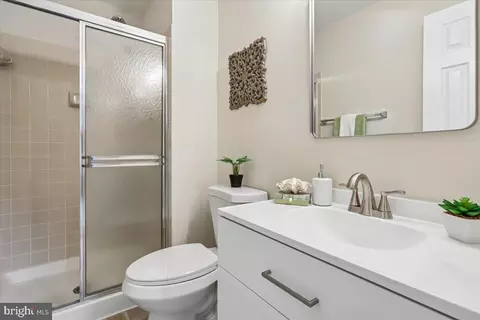 Bath - 11293 Kessler Pl, Manassas, VA 20109 photo 2 of 3