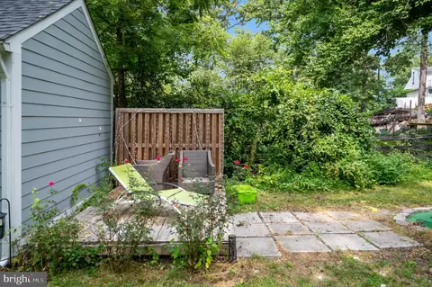 Exterior - 3932 Oakdale Cir, Triangle, VA 22172 photo 9 of 13