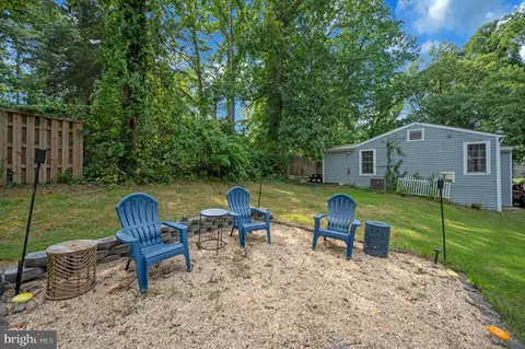 Exterior - 3932 Oakdale Cir, Triangle, VA 22172 photo 7 of 13