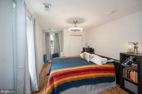 Bedroom - 3932 Oakdale Cir, Triangle, VA 22172 photo 1 of 6