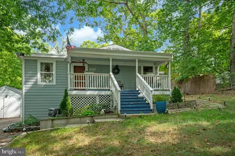 Exterior - 3932 Oakdale Cir, Triangle, VA 22172 photo 13 of 13