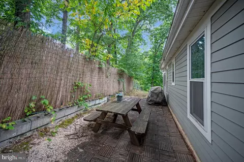Exterior - 3932 Oakdale Cir, Triangle, VA 22172 photo 4 of 13