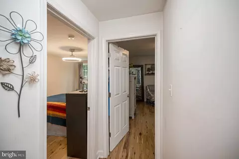 Entry Way - 3932 Oakdale Cir, Triangle, VA 22172 photo 6 of 6