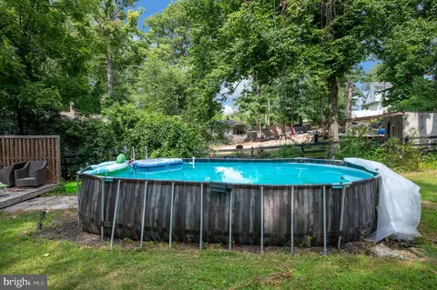 Exterior - 3932 Oakdale Cir, Triangle, VA 22172 photo 8 of 13