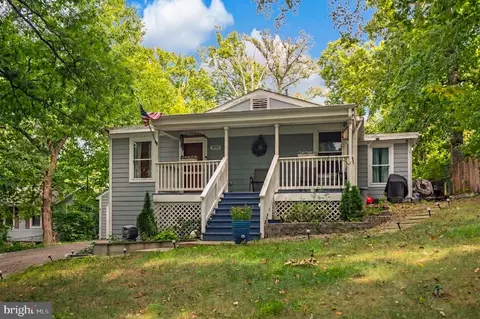 Exterior - 3932 Oakdale Cir, Triangle, VA 22172 photo 12 of 13