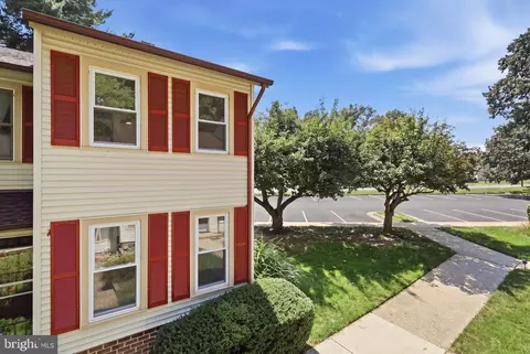 2825 Chablis Cir, Woodbridge, VA 22192