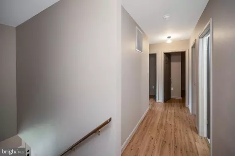 Entry Way - 4204 Avon Dr, Dumfries, VA 22025 photo 4 of 5