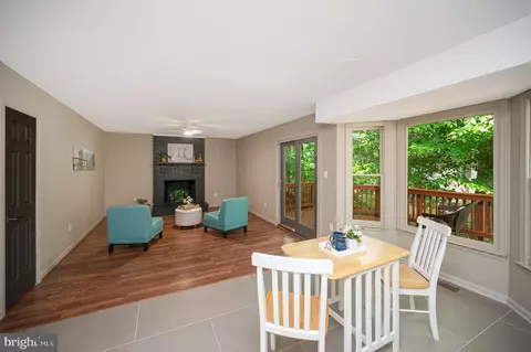 Living - 4204 Avon Dr, Dumfries, VA 22025 photo 5 of 8
