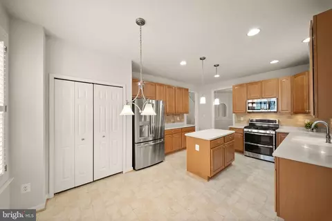 Kitchen - 13217 Triple Crown Loop, Gainesville, VA 20155 photo 4 of 4