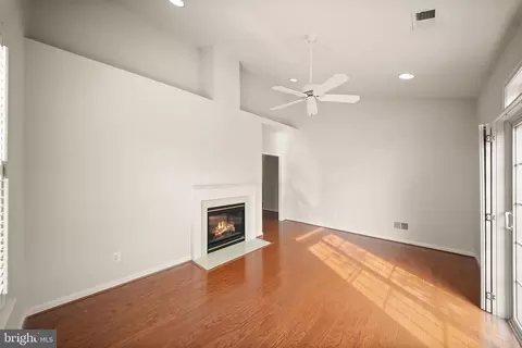 Living - 13217 Triple Crown Loop, Gainesville, VA 20155 photo 4 of 4