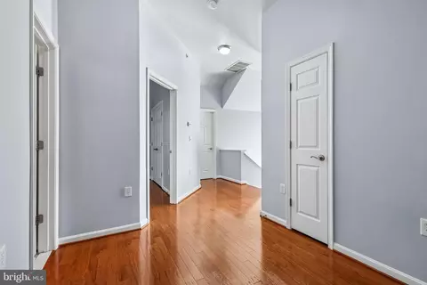 Entry Way - 6821 Hampton Bay Ln, Gainesville, VA 20155 photo 5 of 5
