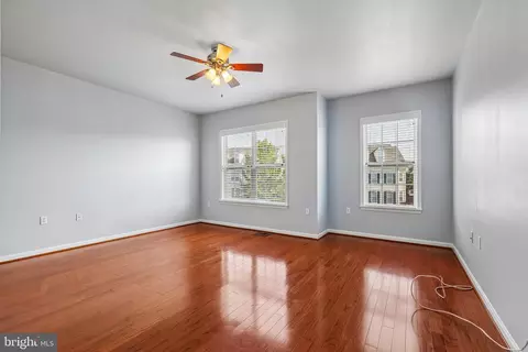 Living - 6821 Hampton Bay Ln, Gainesville, VA 20155 photo 6 of 6