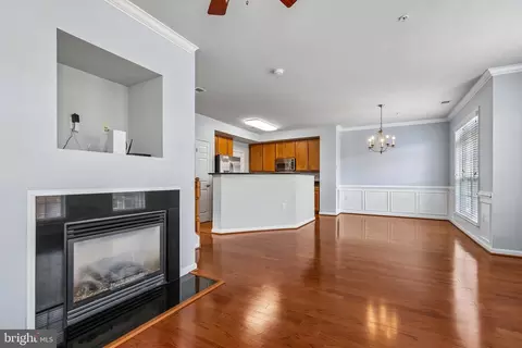 Living - 6821 Hampton Bay Ln, Gainesville, VA 20155 photo 1 of 6