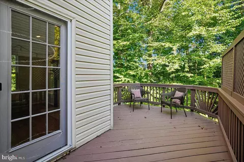 Exterior - 15769 Viewpoint Cir, Dumfries, VA 22025 photo 2 of 5