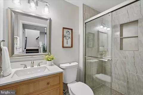 Bath - 15769 Viewpoint Cir, Dumfries, VA 22025 photo 4 of 4