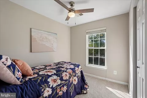 Bedroom - 15769 Viewpoint Cir, Dumfries, VA 22025 photo 4 of 5