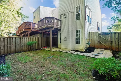 Exterior - 15769 Viewpoint Cir, Dumfries, VA 22025 photo 3 of 5