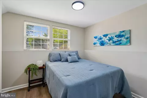 Bedroom - 15769 Viewpoint Cir, Dumfries, VA 22025 photo 5 of 5