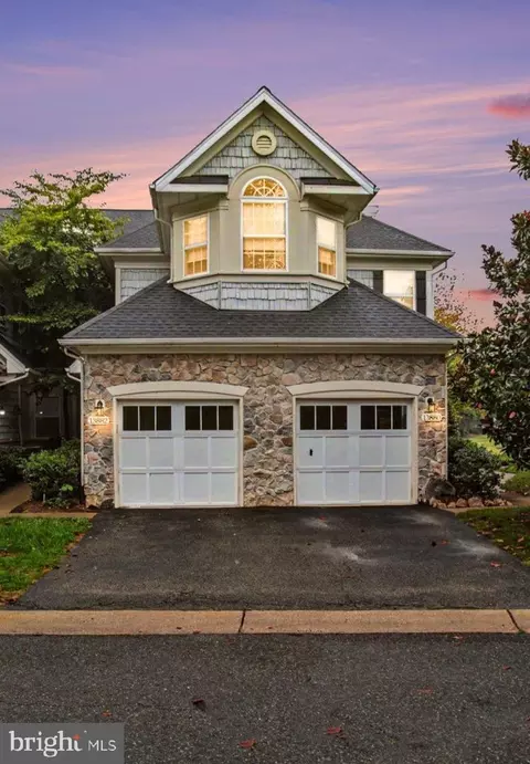 13882 Greendale Dr, Woodbridge, VA 22191