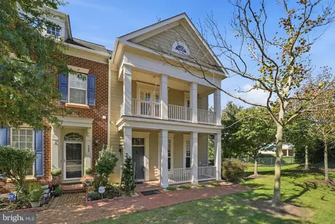 723 Belmont Bay Dr, Woodbridge, VA 22191