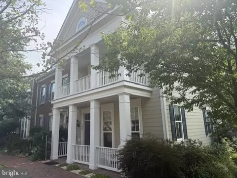 723 Belmont Dr, Woodbridge, VA 22191