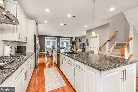 Kitchen - 7868 Culloden Crest Ln, Gainesville, VA 20155 photo 3 of 4