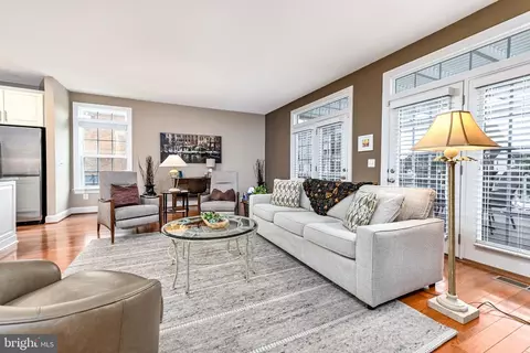 Living - 7868 Culloden Crest Ln, Gainesville, VA 20155 photo 4 of 4