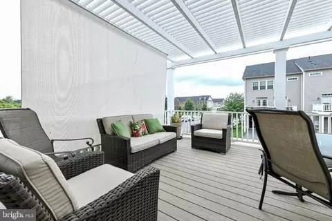 Exterior - 7868 Culloden Crest Ln, Gainesville, VA 20155 photo 3 of 9