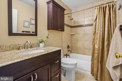 Bath - 2900 Nicely Ct, Dumfries, VA 22026 photo 4 of 4