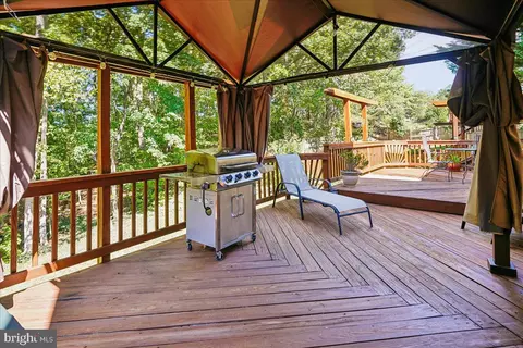 Exterior - 2900 Nicely Ct, Dumfries, VA 22026 photo 3 of 11