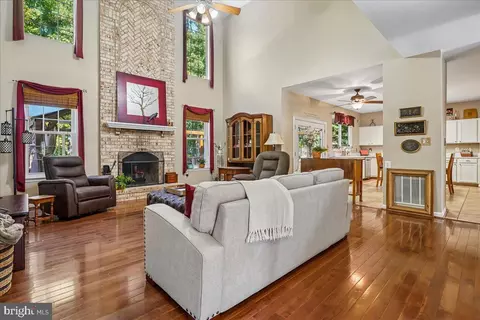 Other - 2900 Nicely Ct, Dumfries, VA 22026 photo 4 of 17
