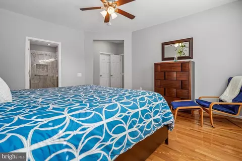 Bedroom - 12840 Dunbarton Dr, Bristow, VA 20136 photo 4 of 10